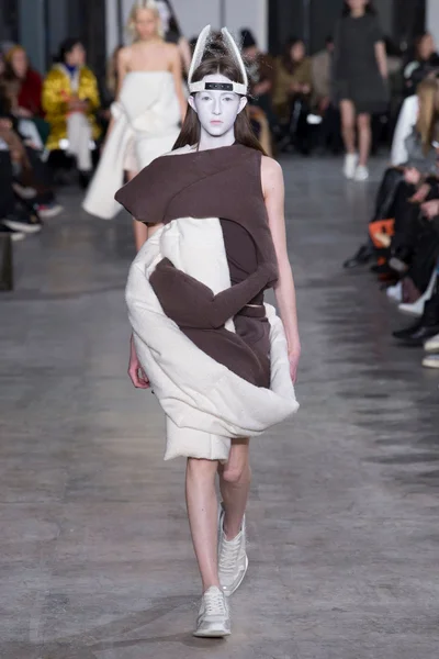 Look 4